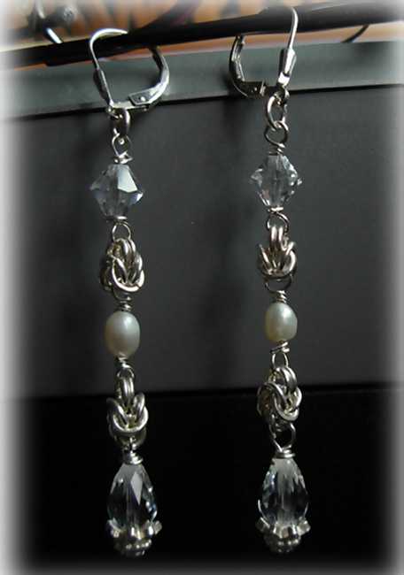 images/byzantine chainmaille crystal and pearls1.jpg